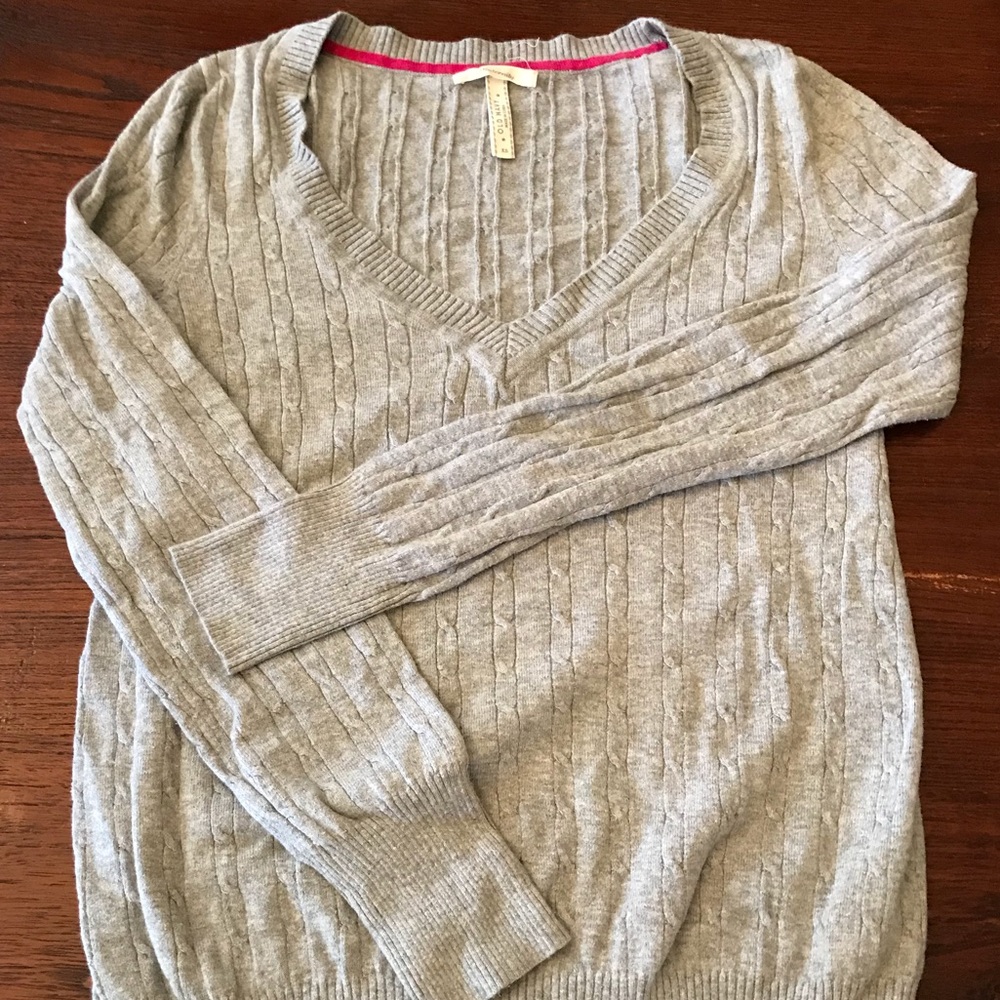 Old Navy Grey Heather Cable Knit V-Neck Sweater